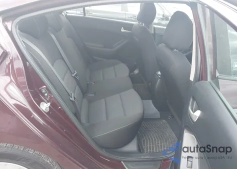 2017 Kia Forte Lx z USA, uszkodzony, nr VIN 3KPFK4A73HE076371